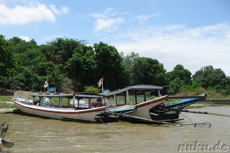 Boote am Ayeyarwady in Bagan, Myanmar