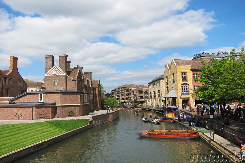 Boote auf dem Cam in Cambridge, England