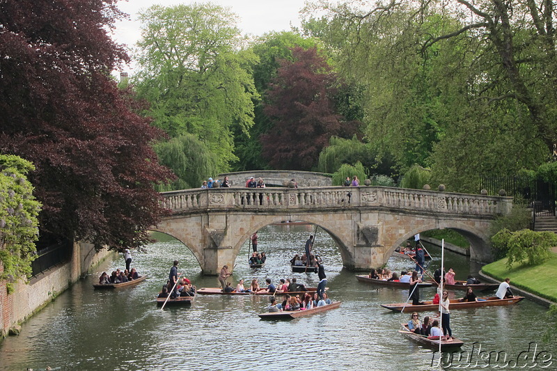 Boote auf dem Cam in Cambridge, England