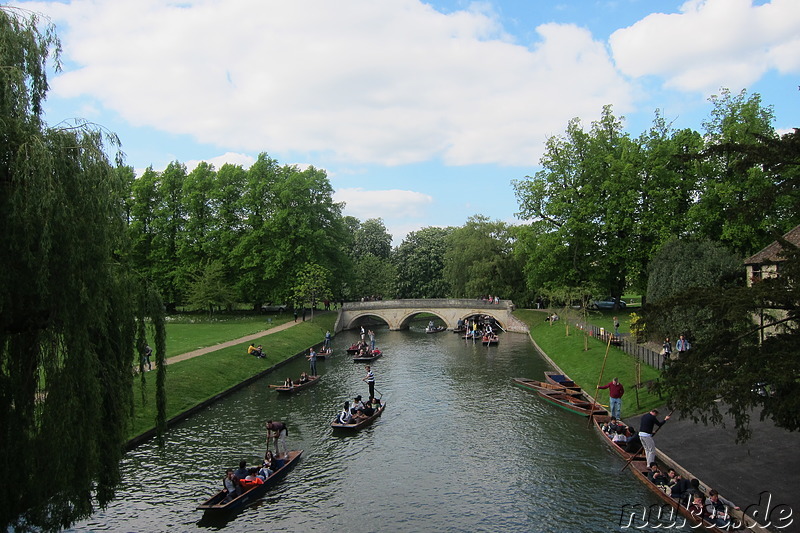 Boote auf dem Cam in Cambridge, England