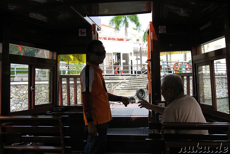 Bootsfahrt auf dem Singapore River in Singapur