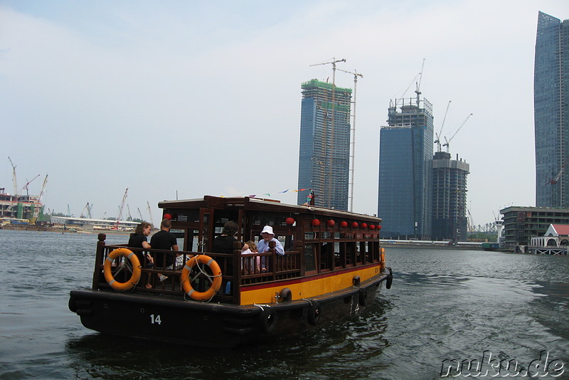 Bootsfahrt auf dem Singapore River in Singapur