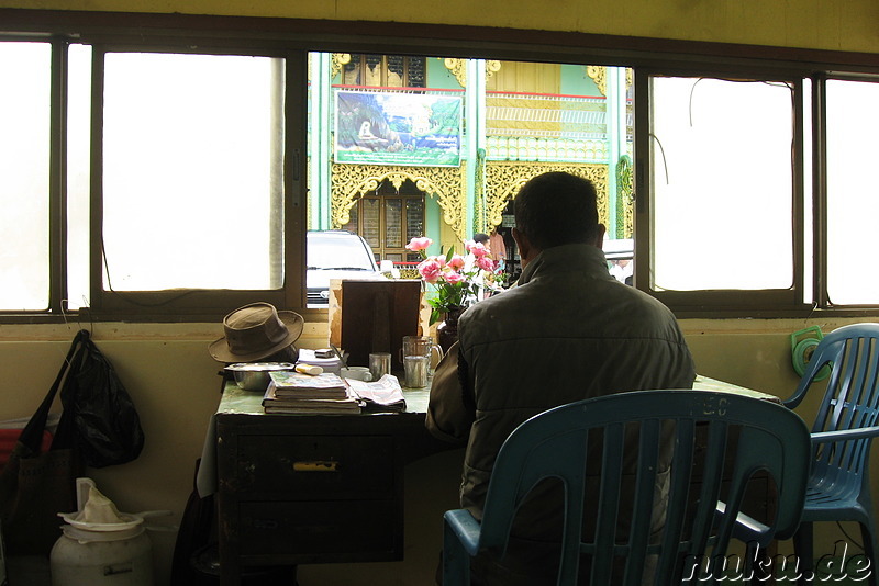 Botataung Paya - Tempel in Yangon, Myanmar