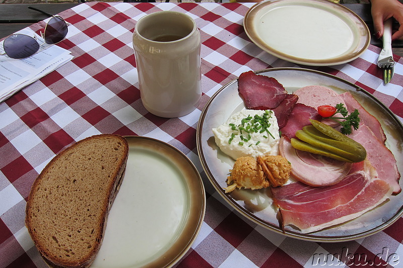 Brotzeit bei Brauerei Sauer in Roßdorf am Forst