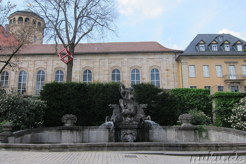 Brunnen vor dem Opernhaus in Bayreuth, Bayern