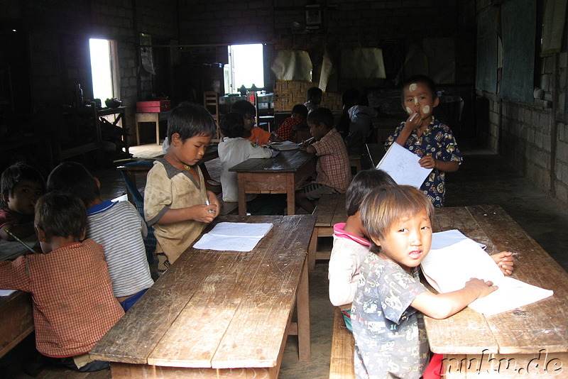 Burmesische Grundschulkinder