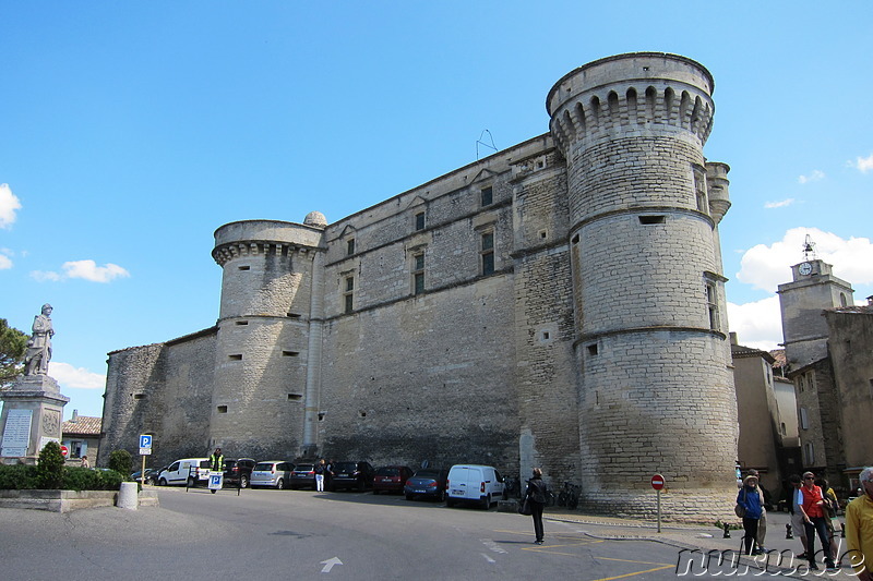 Chateau de Gordes - Burg in Gordes, Naturpark Luberon, Frankreich