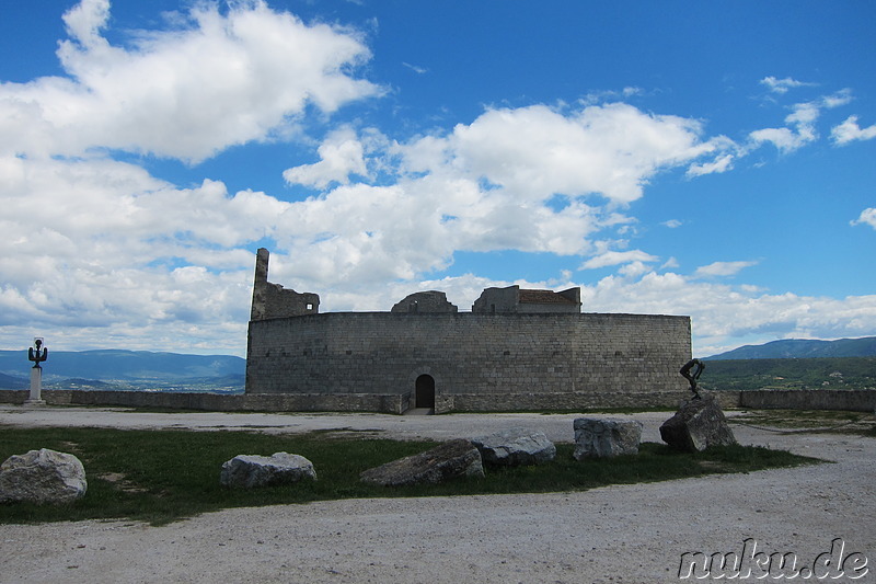 Chateau de Lacoste in Lacoste im Naturpark Luberon, Frankreich