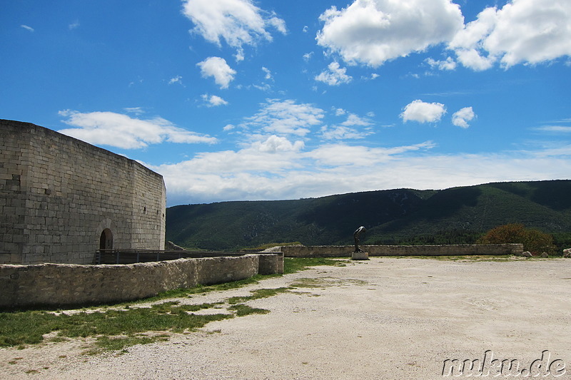 Chateau de Lacoste in Lacoste im Naturpark Luberon, Frankreich