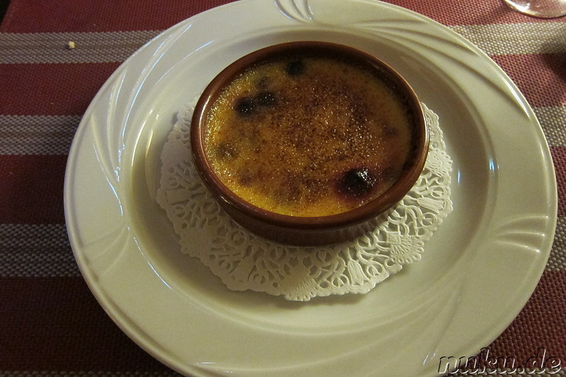 Crème brûlée im Le Platane in Apt, Naturpark Luberon, Frankreich