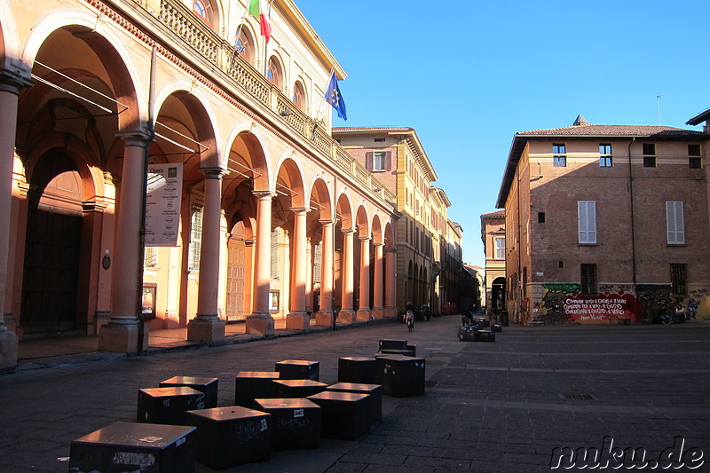 Das bunte Universitätsviertel von Bologna, Italien