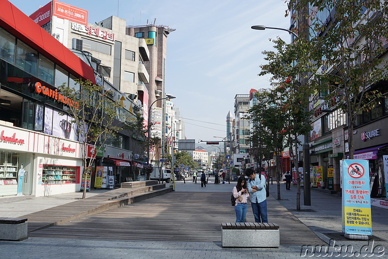 Das Studentenviertel Sinchon in Seoul, Korea