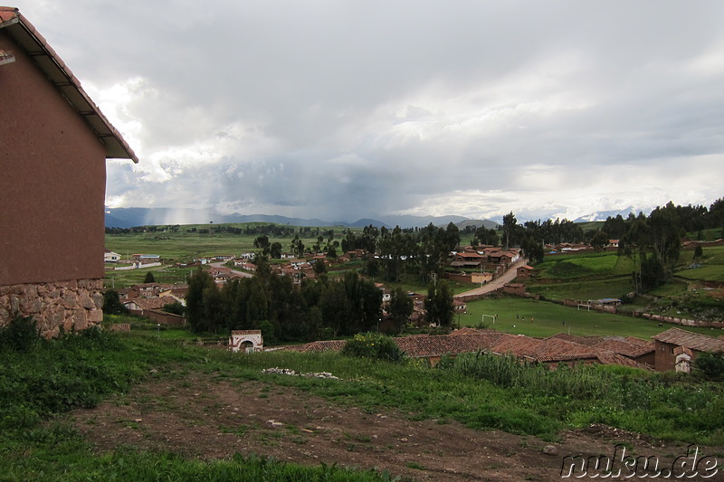 Der Ort Chinchero im Urubamba Valley, Peru