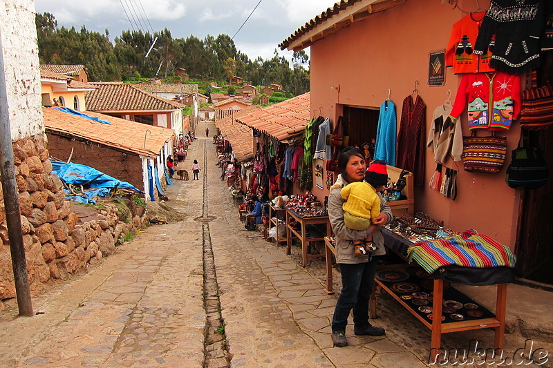 Der Ort Chinchero im Urubamba Valley, Peru