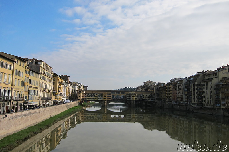 Der Ponte Vecchio über den Arno in Florenz, Italien