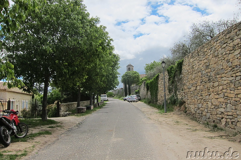 Die Altstadt von Lacoste im Naturpark Luberon, Frankreich