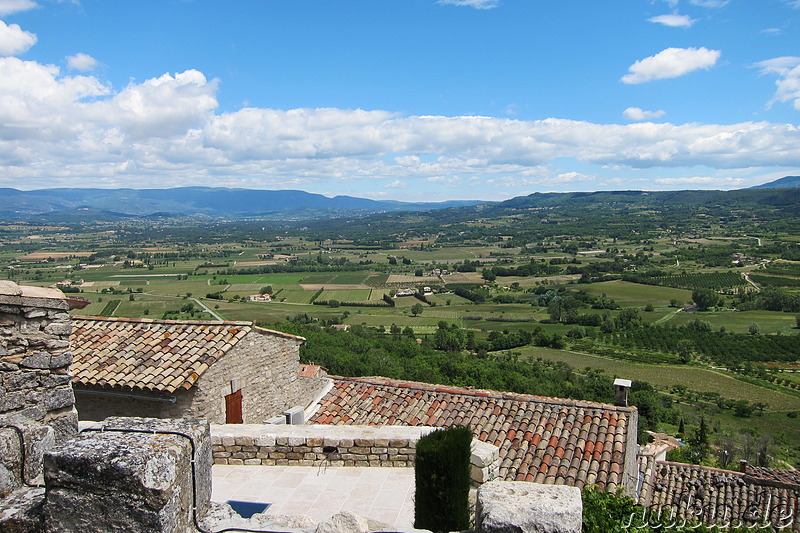 Die Altstadt von Lacoste im Naturpark Luberon, Frankreich