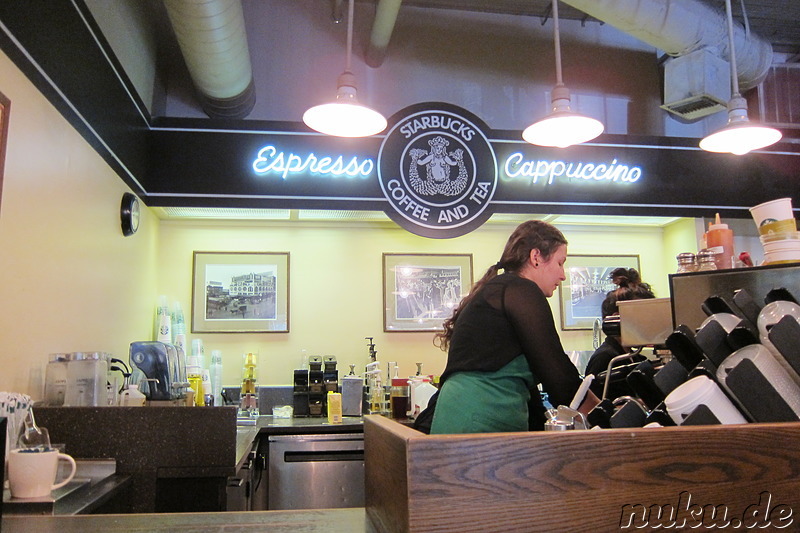 Die erste Starbucks-Filiale am Pike Place Market in Seattle, U.S.A.
