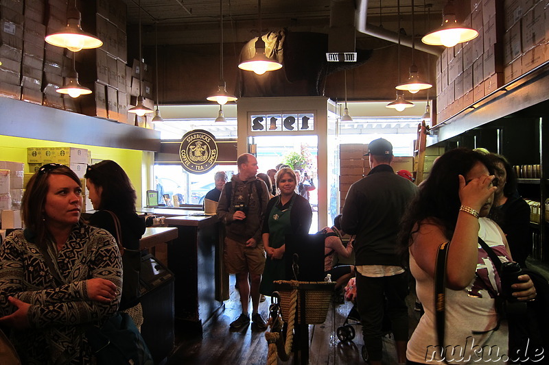 Die erste Starbucks-Filiale am Pike Place Market in Seattle, U.S.A.