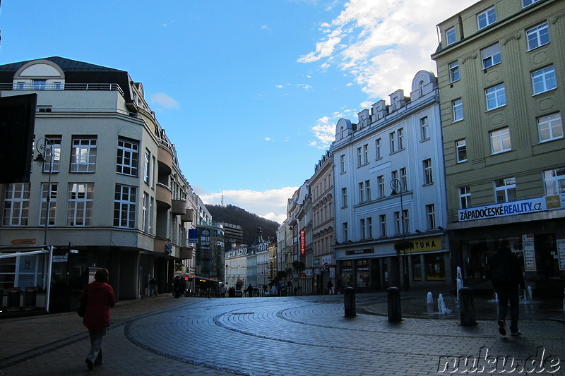 Die Fußgängerzone Masaryka in Karlsbad, Tschechien