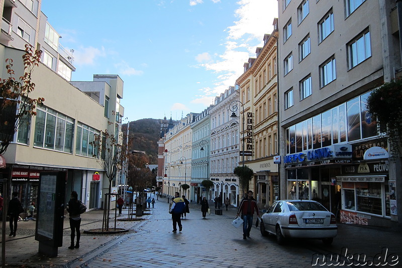 Die Fußgängerzone Masaryka in Karlsbad, Tschechien