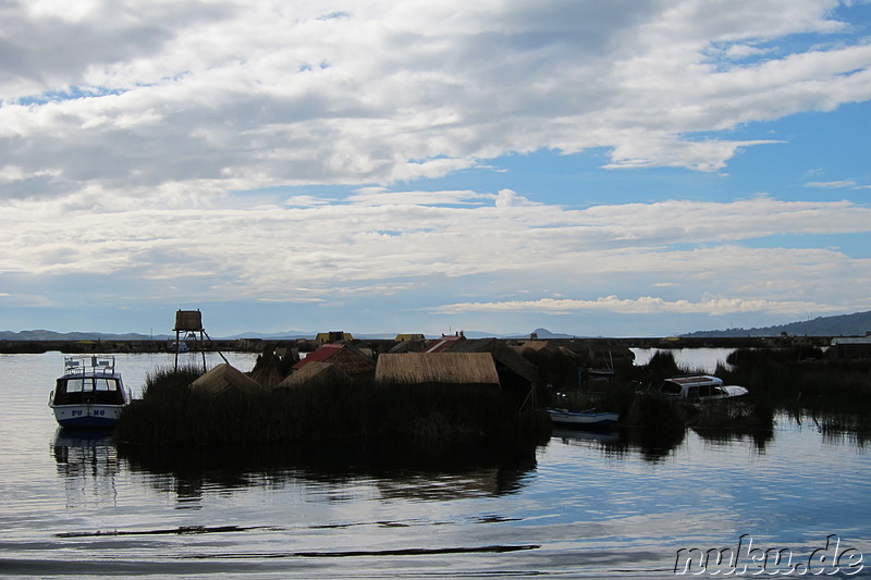 Die treibenden Inseln der Uros auf dem Titicaca-See, Peru