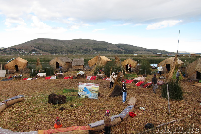 Die treibenden Inseln der Uros auf dem Titicaca-See, Peru