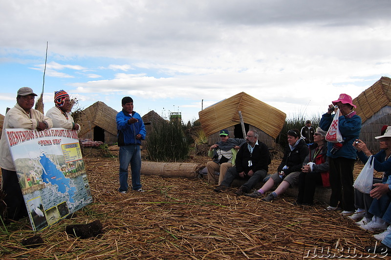 Die treibenden Inseln der Uros auf dem Titicaca-See, Peru