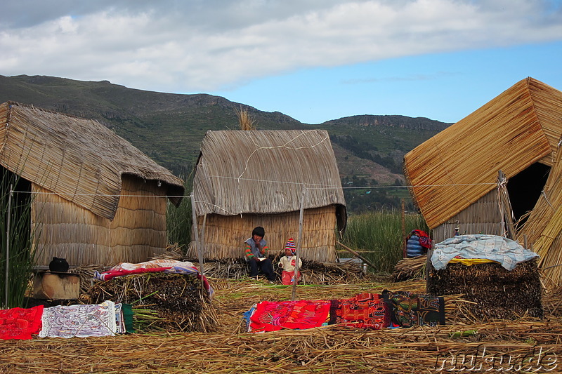 Die treibenden Inseln der Uros auf dem Titicaca-See, Peru