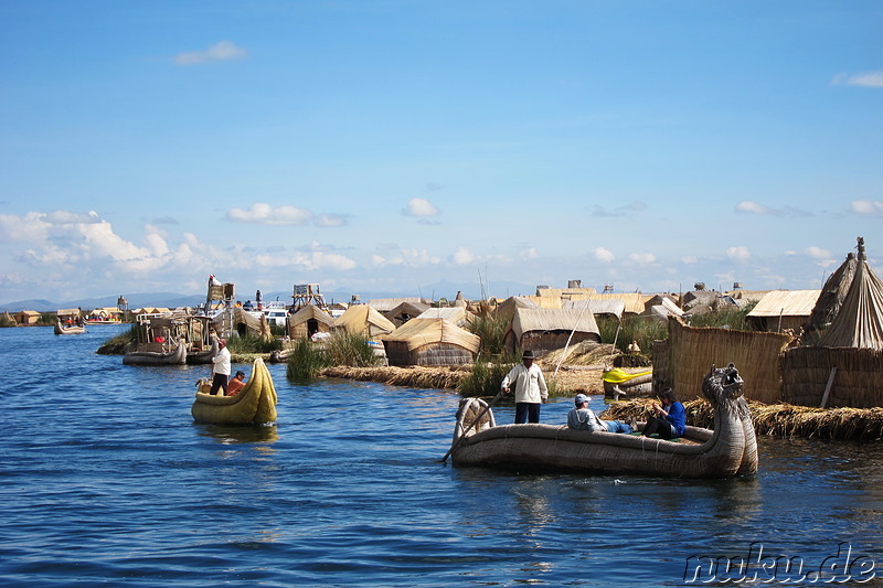 Die treibenden Inseln der Uros auf dem Titicaca-See, Peru