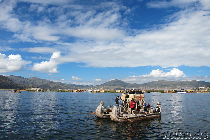 Die treibenden Inseln der Uros auf dem Titicaca-See, Peru