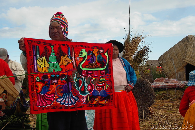 Die treibenden Inseln der Uros auf dem Titicaca-See, Peru