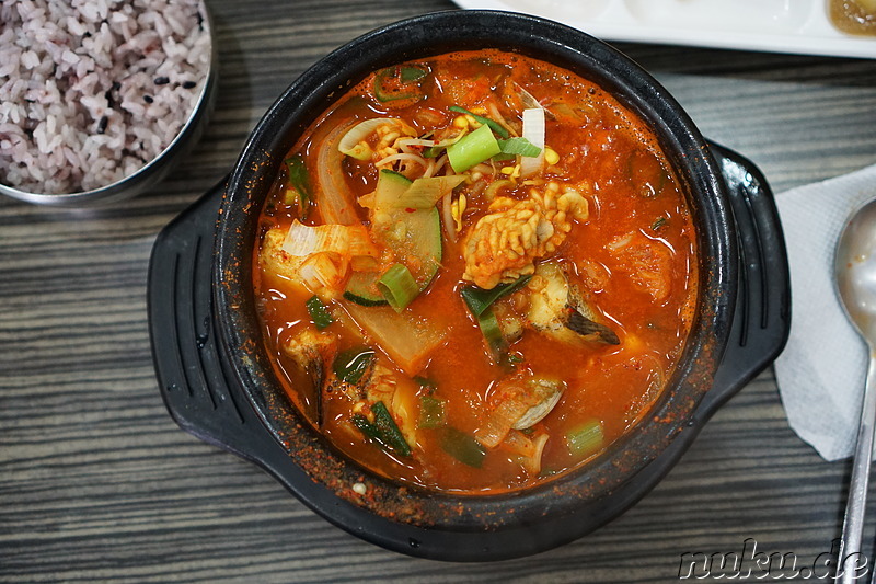 Dongtae Jjigae (동태찌개) - Koreanischer Fischeintopf mit Dorsch