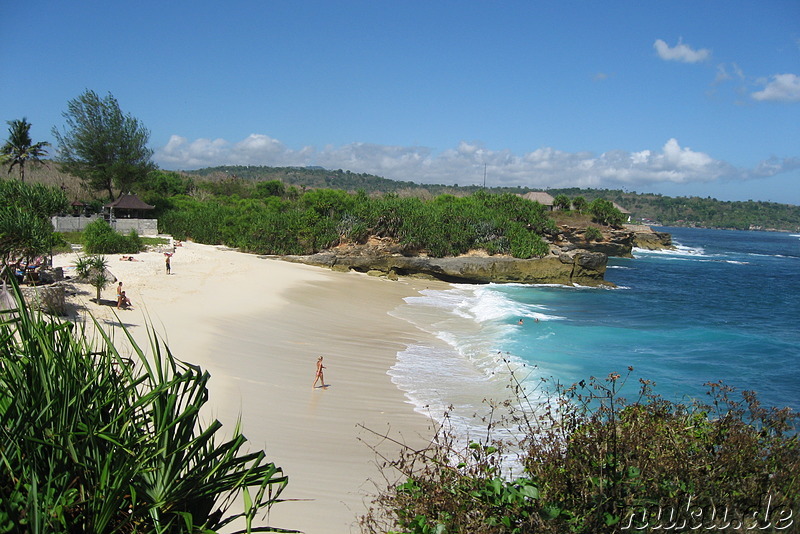 Dreamland Beach auf der Insel Nusa Lembongan in Indonesien
