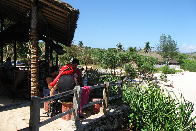 Dreamland Beach auf der Insel Nusa Lembongan in Indonesien