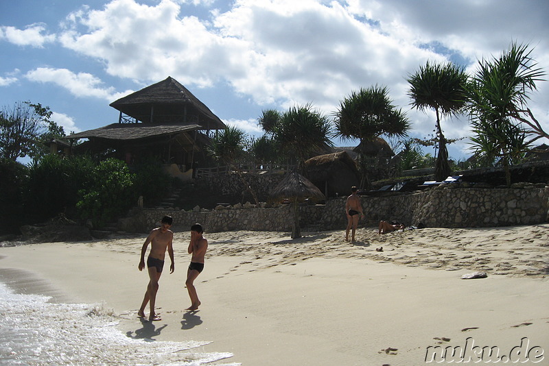 Dreamland Beach auf der Insel Nusa Lembongan in Indonesien