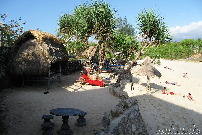 Dreamland Beach auf der Insel Nusa Lembongan in Indonesien