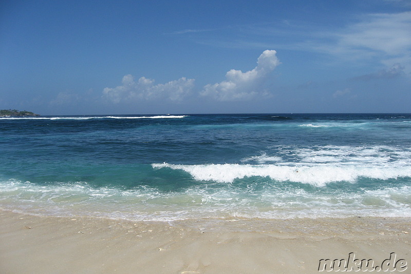 Dreamland Beach auf der Insel Nusa Lembongan in Indonesien