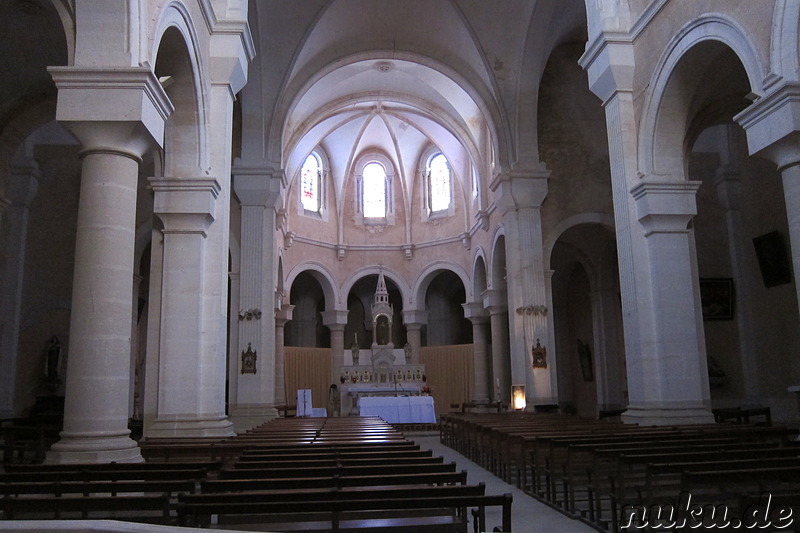 Eglise Neuve - Kirche in Bonnieux im Naturpark Luberon, Frankreich