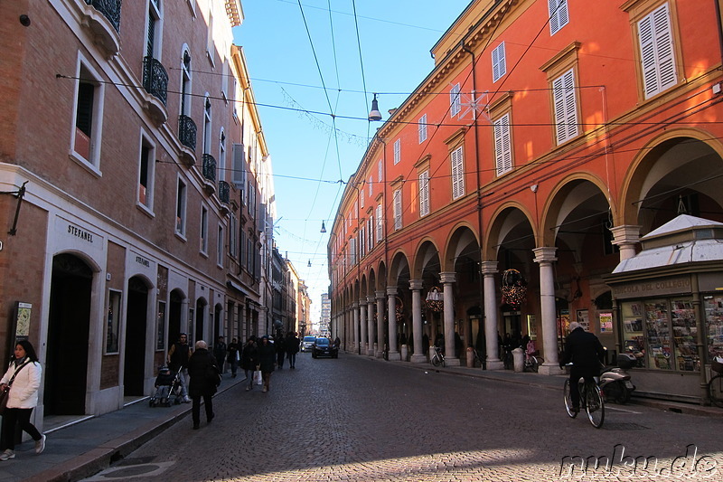 Eindrücke aus der Altstadt von Modena, Italien