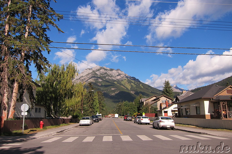 Eindrücke aus der Innenstadt von Banff in Alberta, Kanada