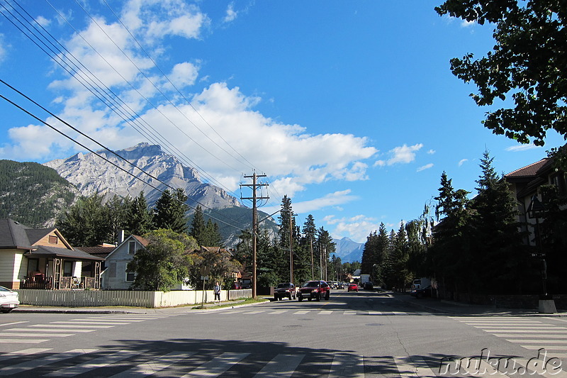 Eindrücke aus der Innenstadt von Banff in Alberta, Kanada