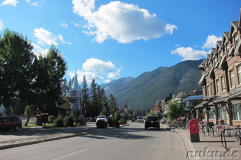 Eindrücke aus der Innenstadt von Banff in Alberta, Kanada