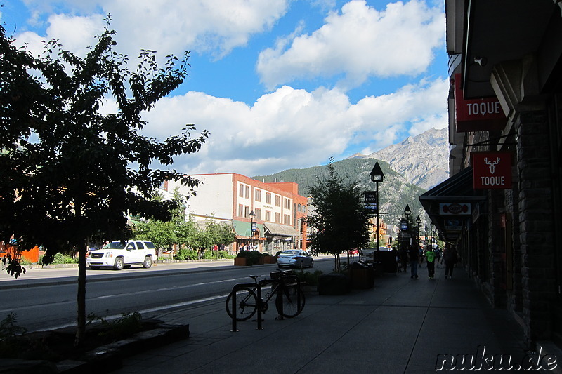 Eindrücke aus der Innenstadt von Banff in Alberta, Kanada