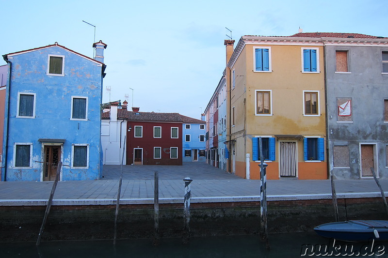 Eindrücke von Venedigs bunter Insel Burano, Italien