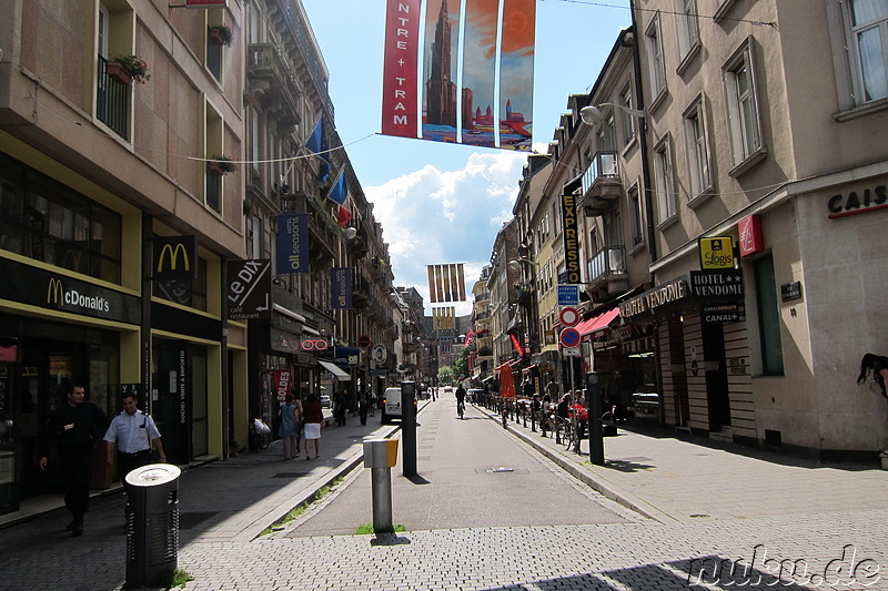 Einkaufsstrasse Grand Rue in Strasbourg, Frankreich