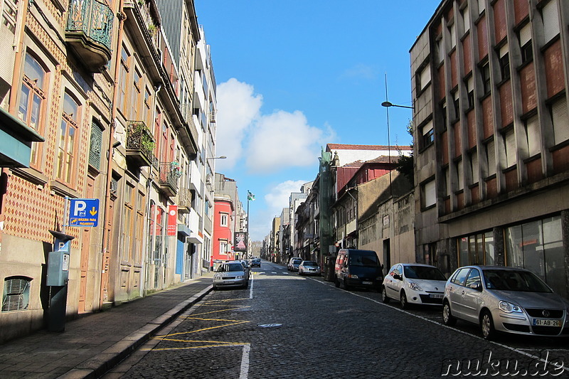 Einkaufsstrasse Santa Catarina in Porto, Portugal