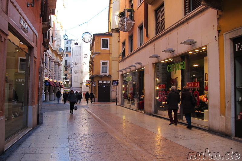 Einkaufsstraße Via G Mazzini in Verona, Italien