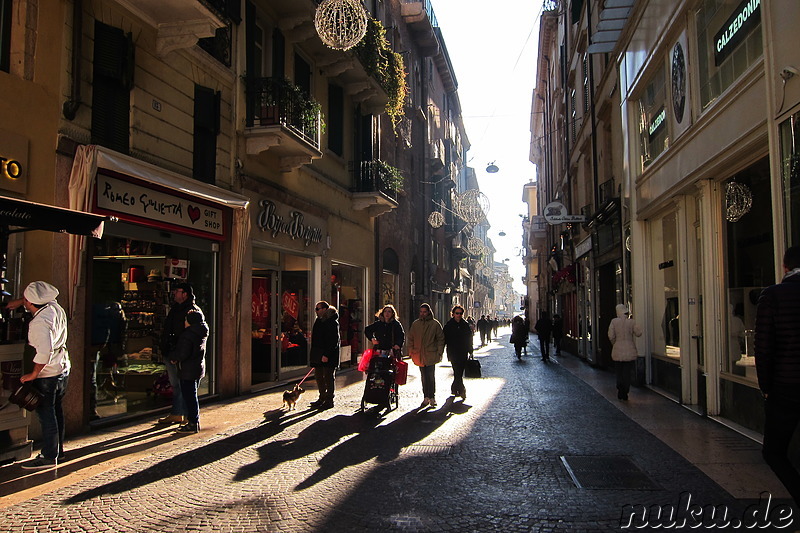 Einkaufsstraße Via G Mazzini in Verona, Italien