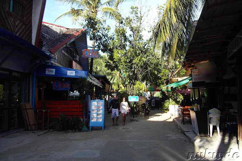 Einkaufsviertel am White Beach auf Boracay, Philippinen